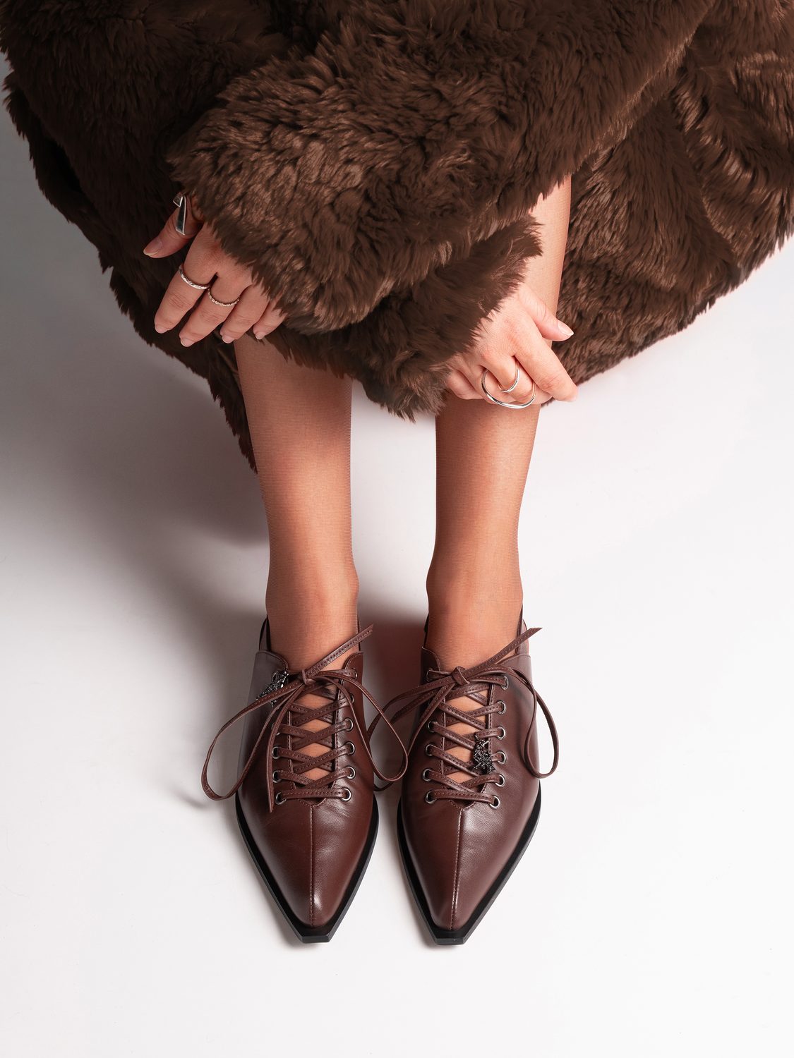 Atera product photo, fashion, studio shot, frame 7