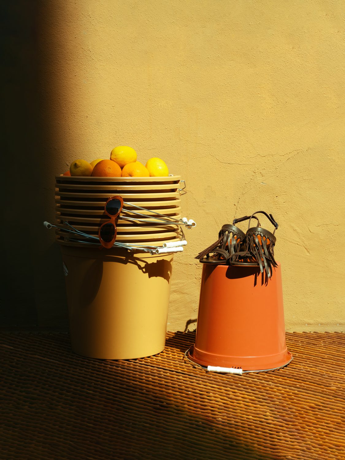 Atera product photo, fashion, studio shot, frame 10