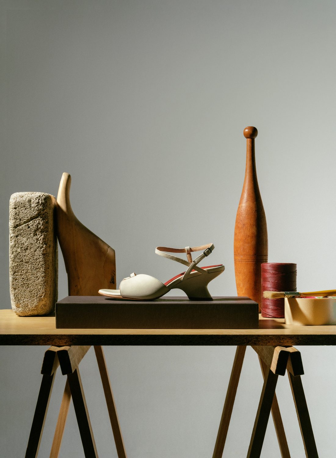 Atera product photo, fashion, studio shot, frame 1