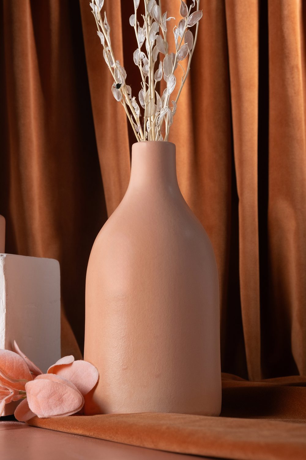 Hilal Gülümcan product photo, fashion, studio shot, frame 6