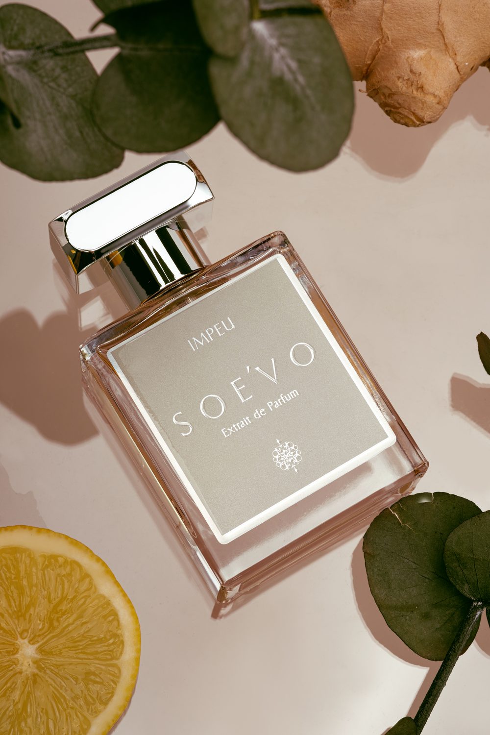 Soe'vo product photo, fragrance, studio shot, frame 3