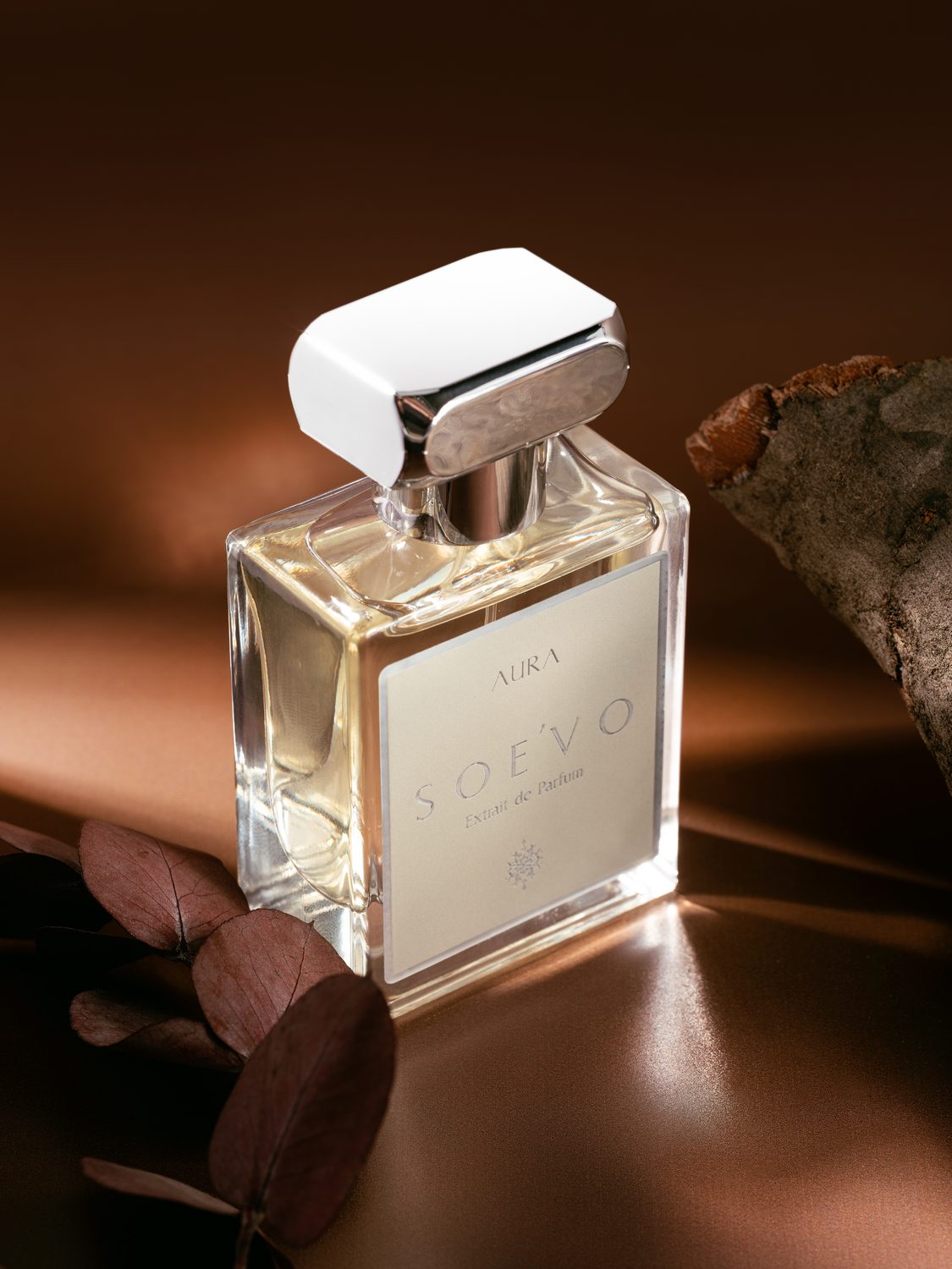 Soe'vo product photo, fragrance, studio shot, frame 9