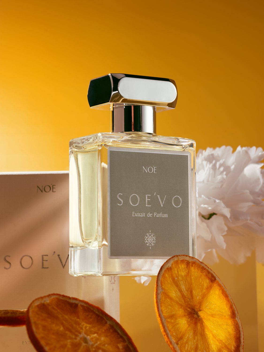 Soe'vo product photo, fragrance, studio shot, frame 11